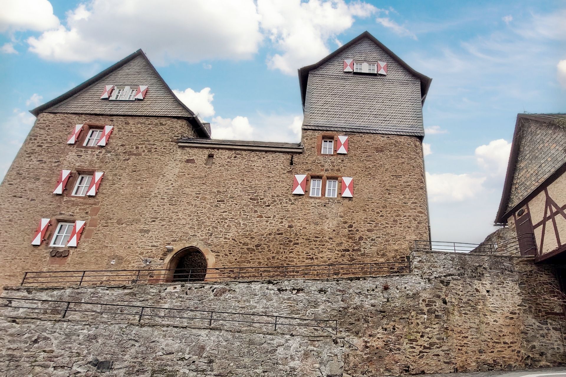 Foto: Burg Hessenstein, Jugendburg in Vöhl-Ederbringhausen