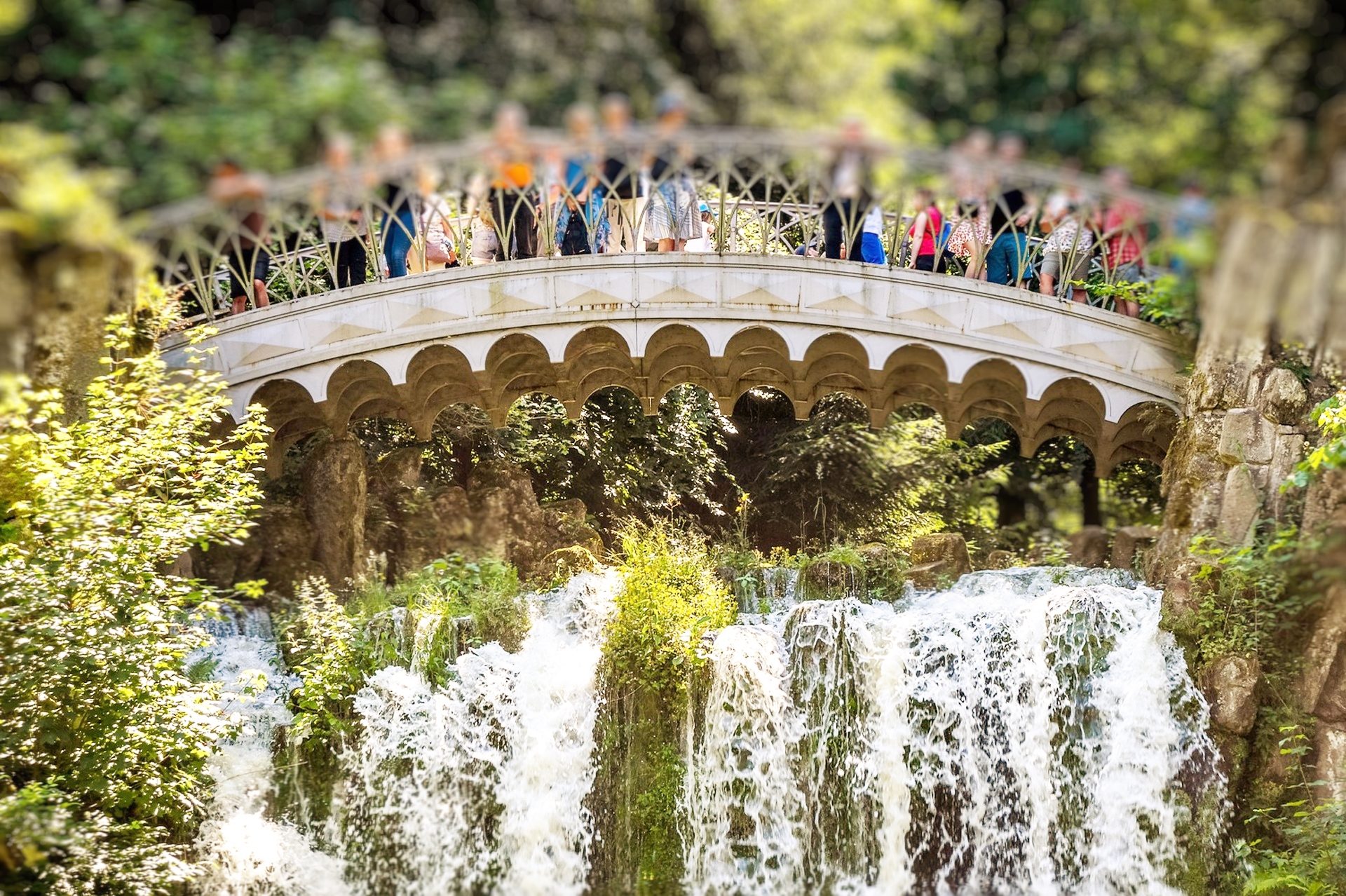 Foto: Die Teufelsbrücke im Bergpark Wilhelmshöhe in Kassel-Bad Wilhelmshöhe