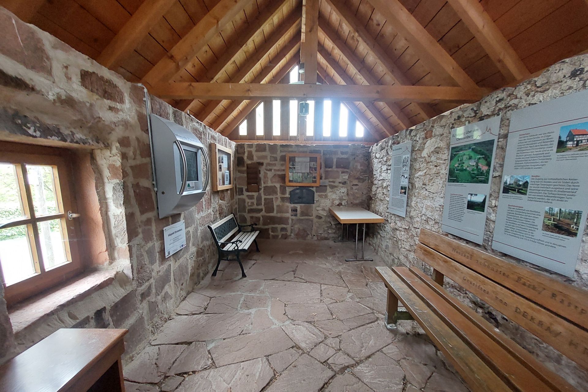 Foto: Christenberg - Ausstellung im Backhaus in Münchhausen