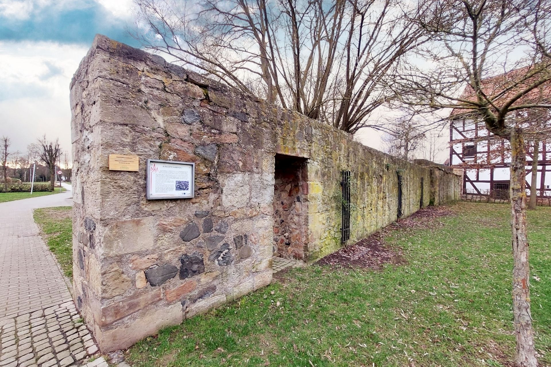 Foto: Burgsitz Rabenau in Neustadt
