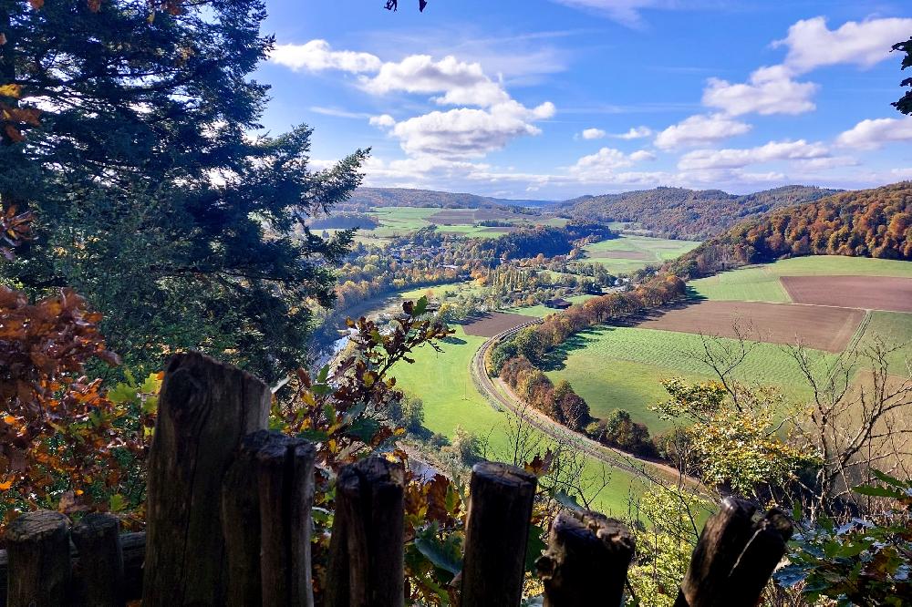 Thumbnail: Aussichtspunkt Hagenstein – Panoramablick über das Edertal in Vöhl-Kirchlotheim